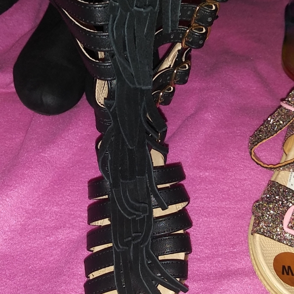 Bundle of Toddler Girl Size(8 and 9) SHOES(6) pairs - Picture 4 of 7